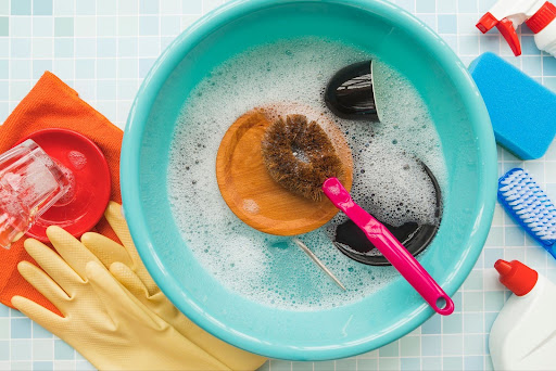 bahan kimia pembersih kerak kamar mandi